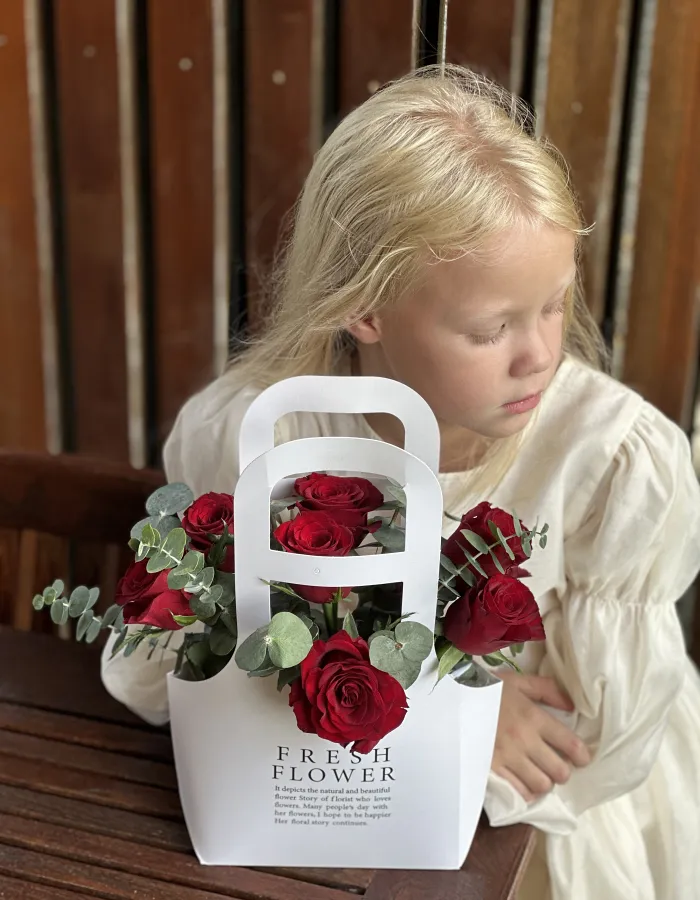 Handbag with flowers With love