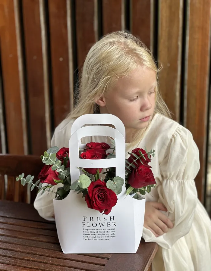 Handbag with flowers With love