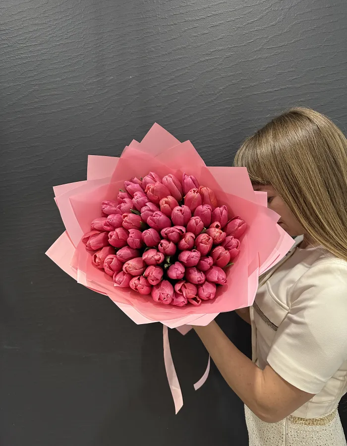 Букет из 51 розового тюльпана
