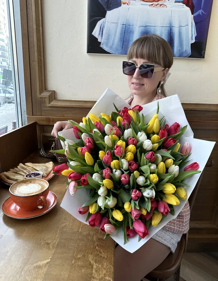 Букет из 101 тюльпана микс