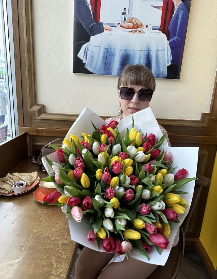 Букет из 101 тюльпана микс