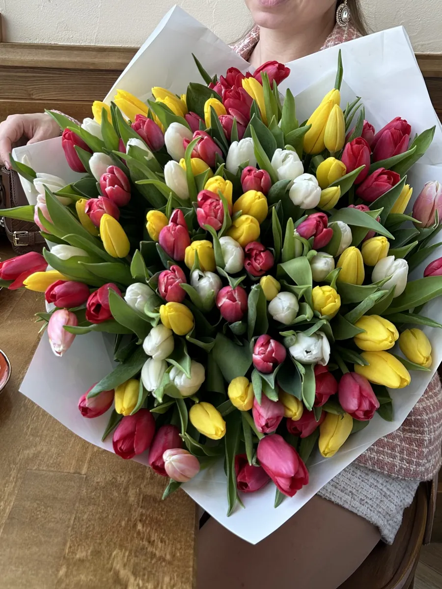 Букет из 101 тюльпана микс