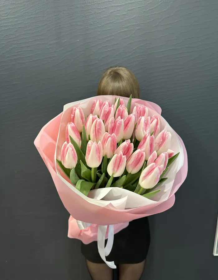 Букет из 25 розовых тюльпанов