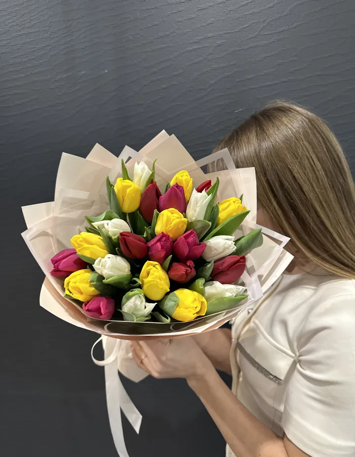 Букет 25 тюльпанов микс