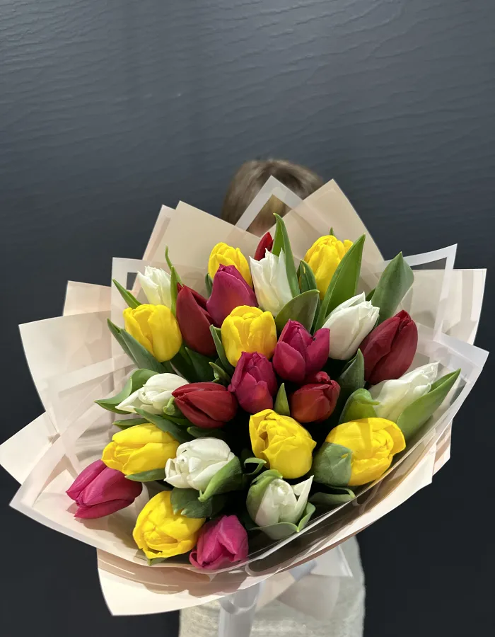 Букет 25 тюльпанов микс